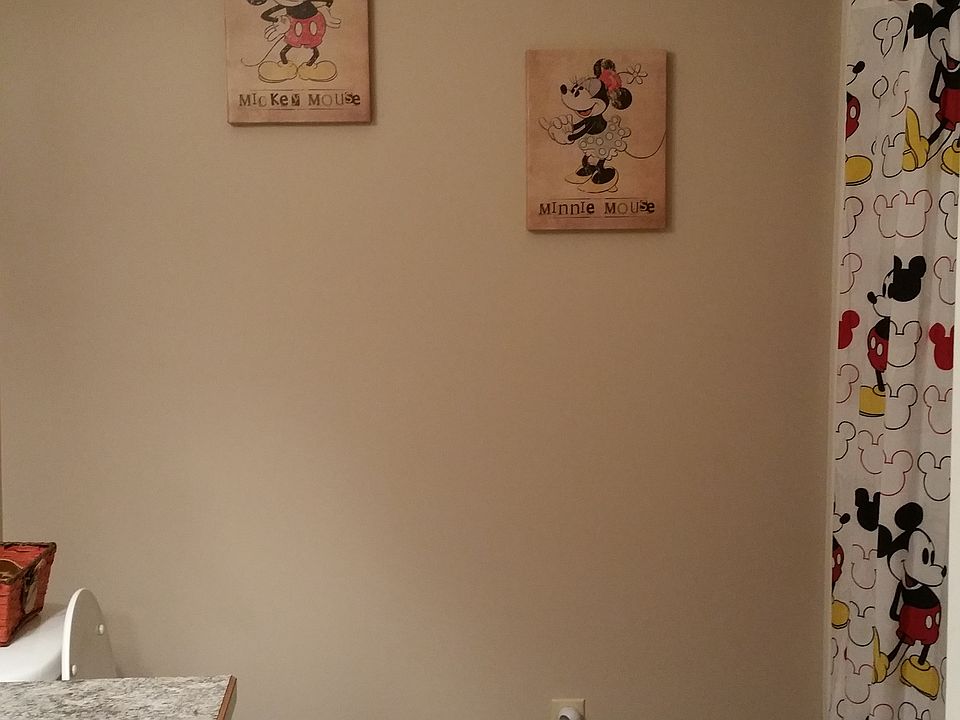 Upstairs main bathroom