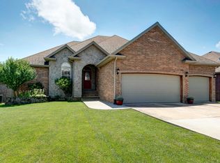 890 W Heather Glen Rd, Nixa, MO 65714