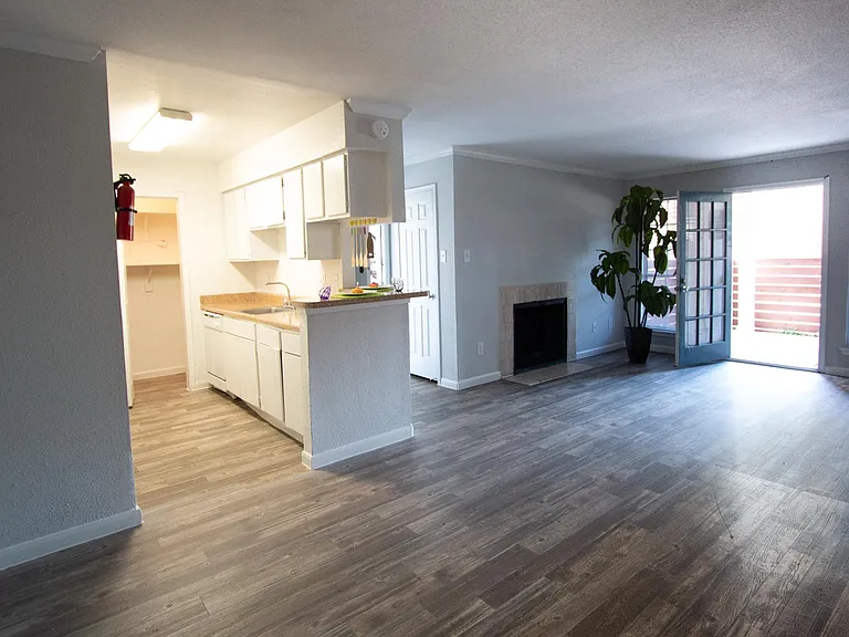 The Claridge Apartments — Photo 26
