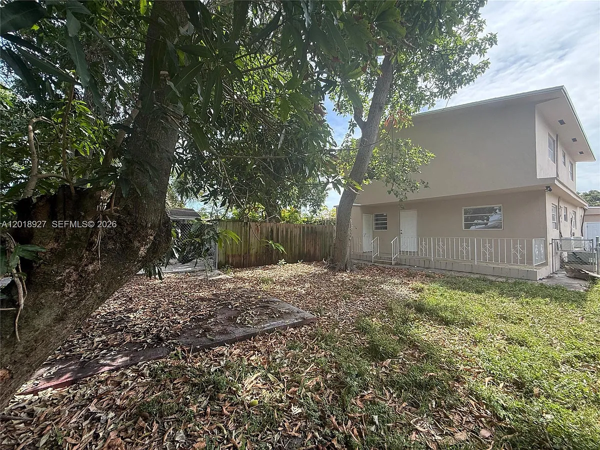 Building Photo - 435 NW 44th Ave
