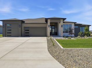 7220 S Ambrosia St, Kennewick, WA 99338