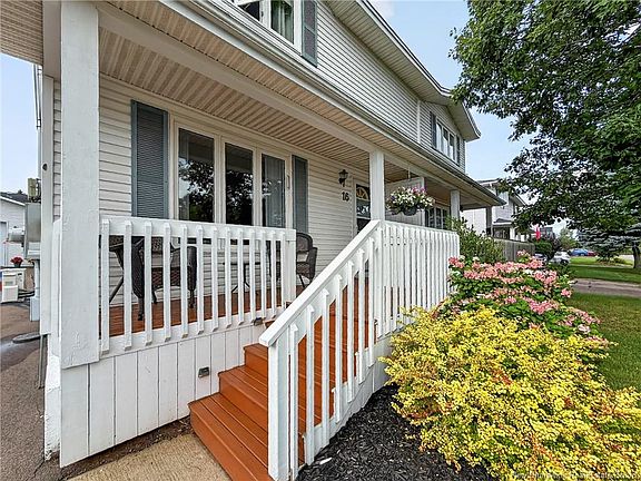 3rd image of 16 Briarlea Dr