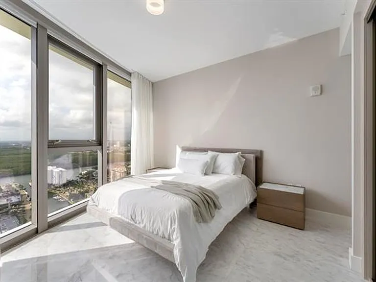 15701 Collins Ave #3901 — Photo 27