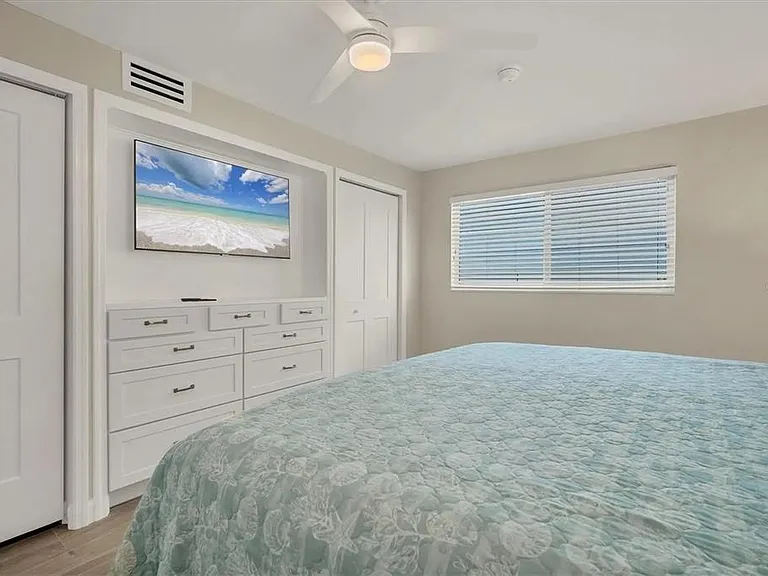 6006 Midnight Pass Rd #36 — Photo 17