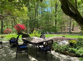 6 Twin Oaks Ln, Westport, CT 06880