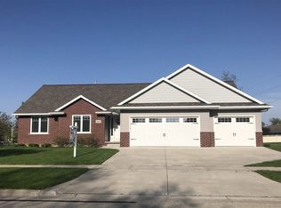 445 Mc Auliffe Heights Trl, Green Bay, WI 54311