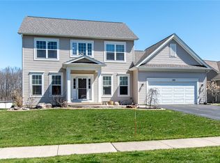 166 York Bay Trl, West Henrietta, NY 14586