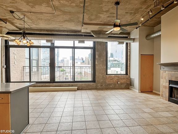 2nd image of 1516 S Wabash Ave #705