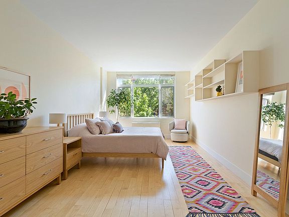 4th image of 251 7th St APT 3J