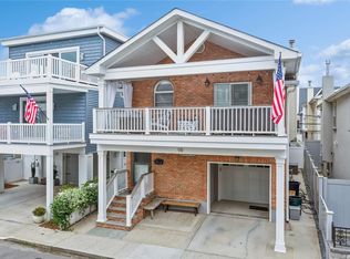 98 Wisconsin St, Long Beach, NY 11561