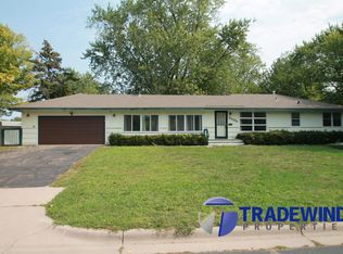 5406 Sailor Ln, Brooklyn Center, MN 55429