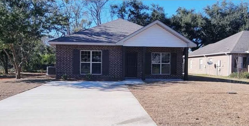 1st image of 6101 Albray Dr