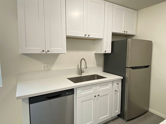 4th image of 4784 Bermuda Ave #K
