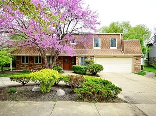 3844 Lizette Ln, Glenview, IL