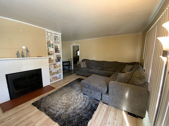 3rd image of 344 Indianwood Blvd