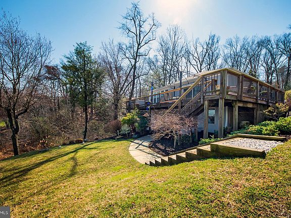 3rd image of 8048 Forest Glen Dr S