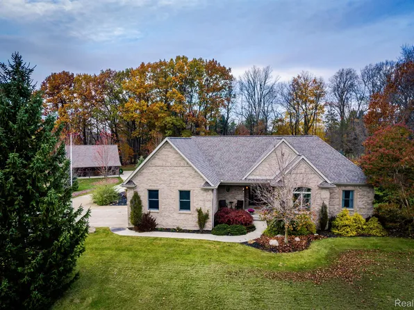 7433 Springshire Ct, Imlay City, MI 48444