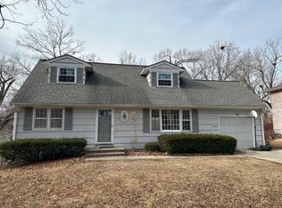 9322 Mackey St, Overland Park, KS 66212