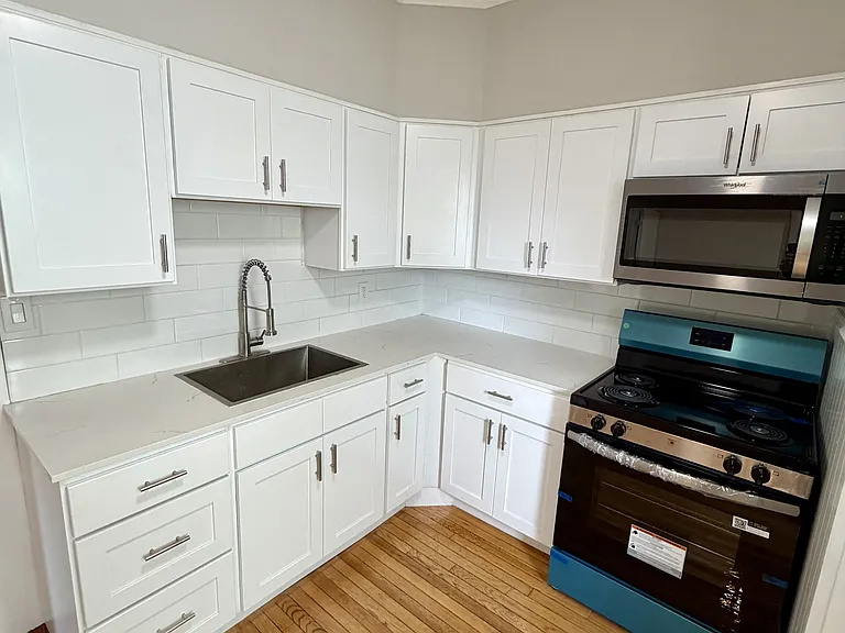 206 Sedgwick St — Photo 1