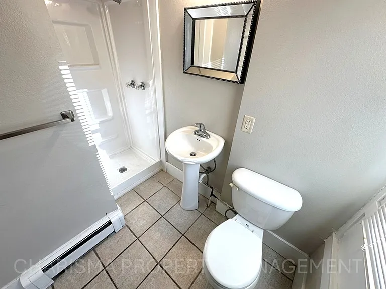 322 E 15th St #4 — Photo 16
