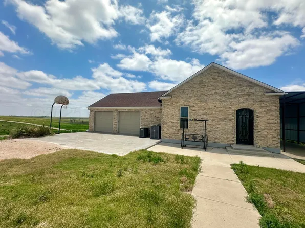 5100 County Road L, Stratford, TX 79084