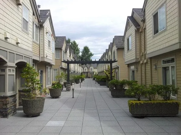 9205 122nd Ct NE, Kirkland, WA 98033