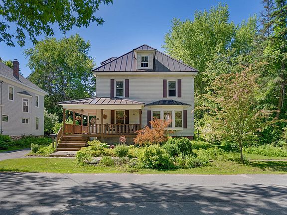 2nd image of 32 Morrill Avenue