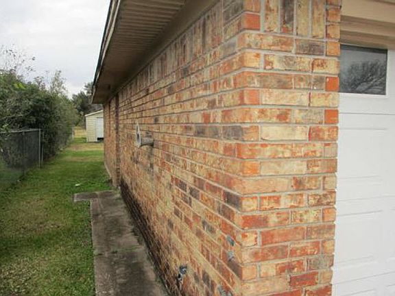 3rd image of 9140 Landis Dr