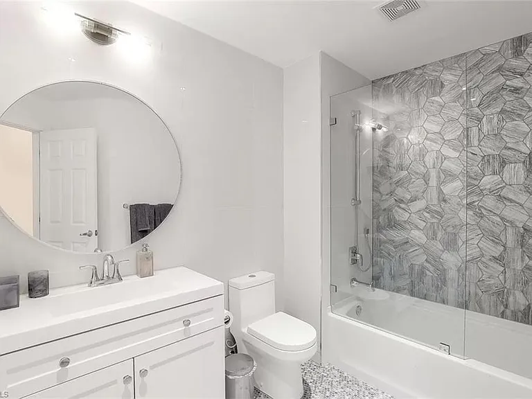 775 Hampton Cir #133 — Photo 16