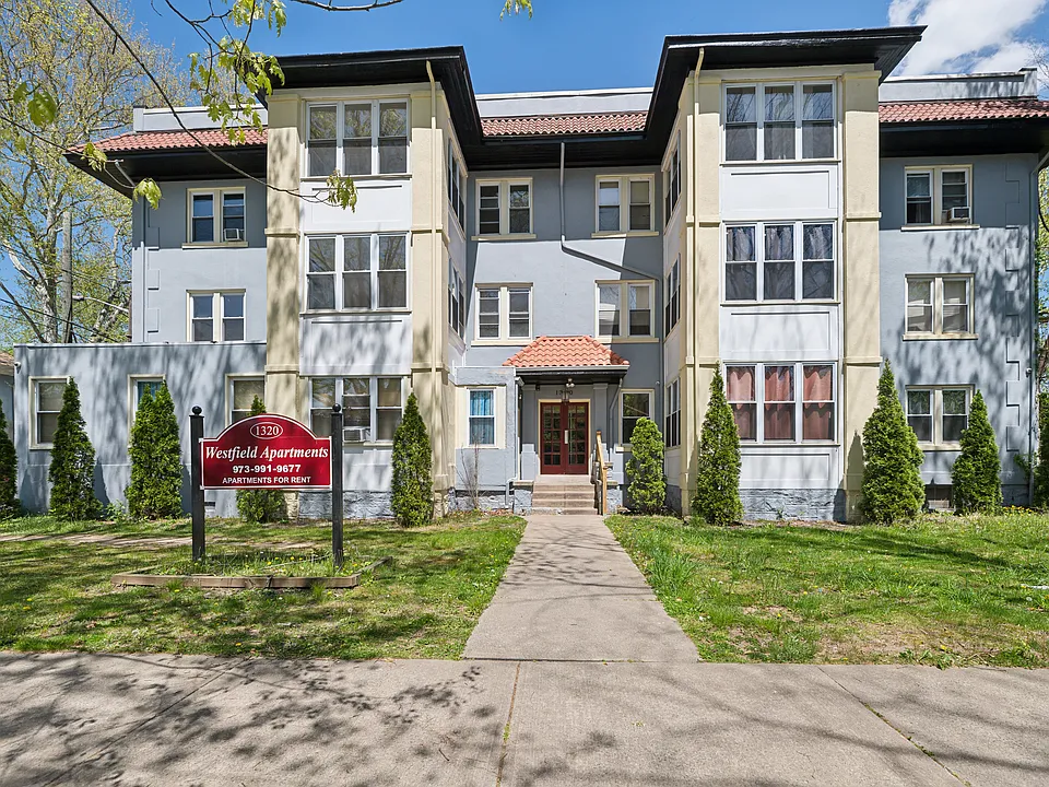 1320 W State St #2D