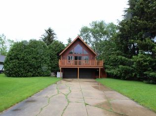 921 Higby Dr, Cedar Falls, IA 50613