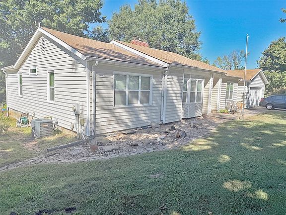 5th image of 3690 S Crysler Ave