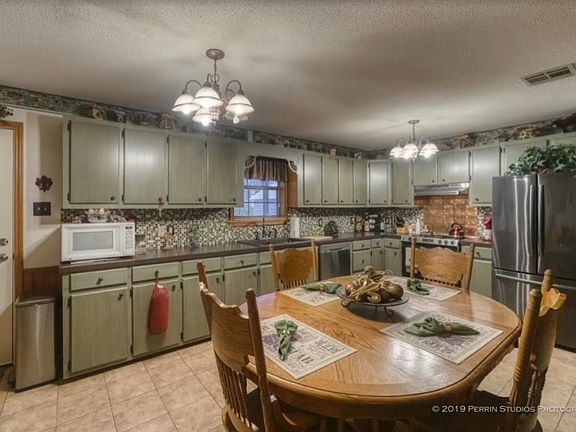 5th image of 6019 Bennie Ln