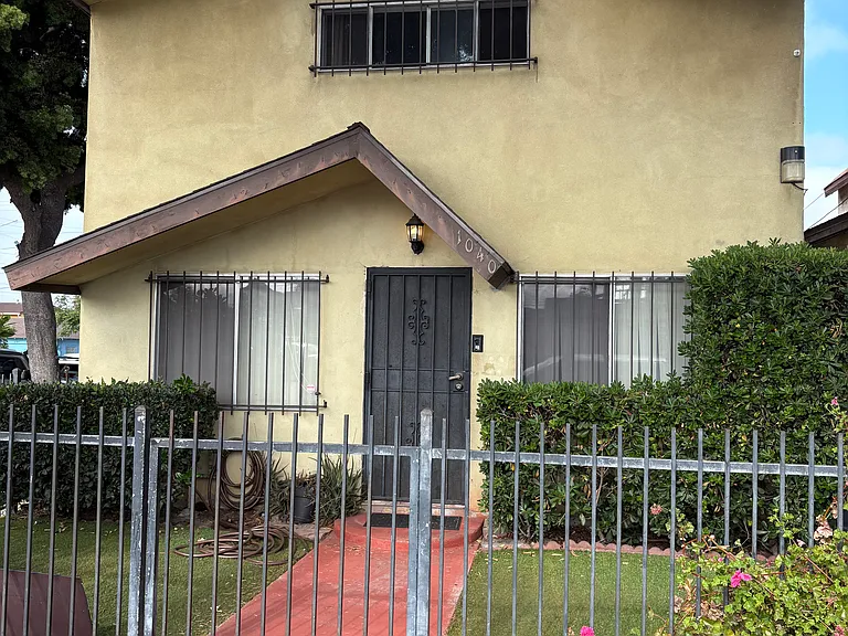 1040 Hoover Ave — Photo 23