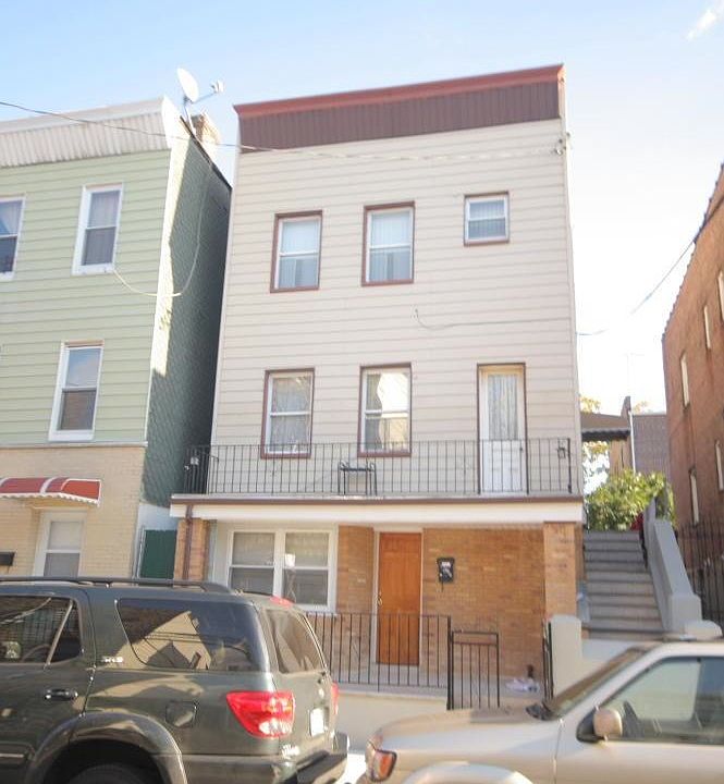 1st image of 2371 36th St