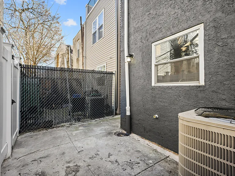 2043 Pierce St — Photo 26