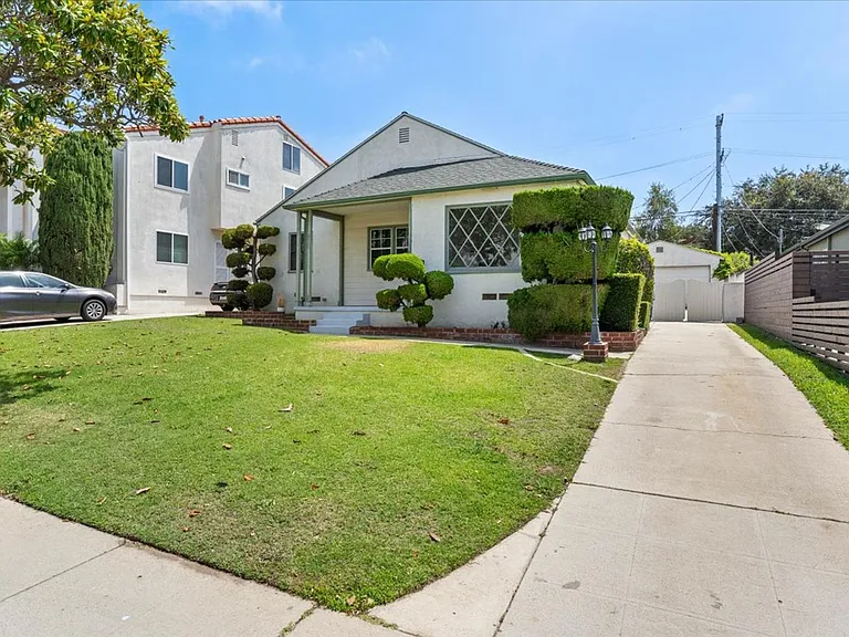 8020 Cowan Ave — Photo 15