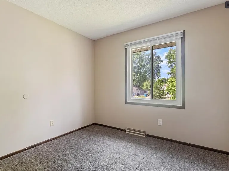 605 10th Ave S #605 — Photo 4