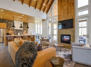 700 Woodland Bluff Trl, Broken Bow, OK 74728