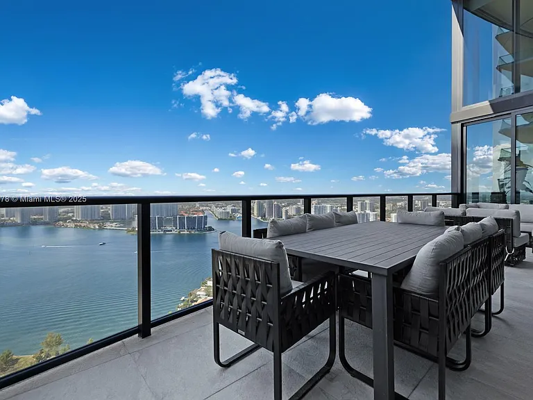 18555 Collins Ave #4603 — Photo 31