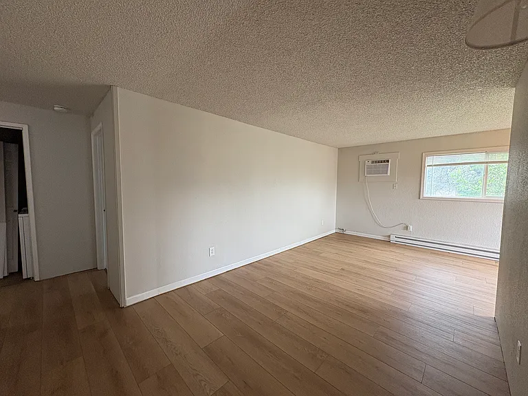 489 N Joseph Ave — Photo 10