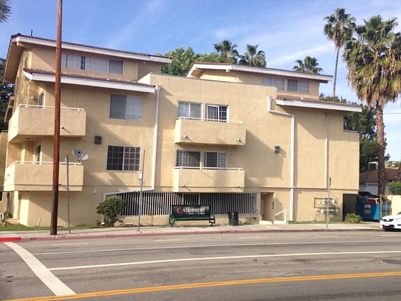 5th image of 4404 Stern Ave APT 3