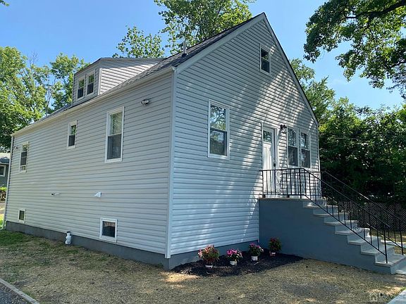 3rd image of 52 Highland St