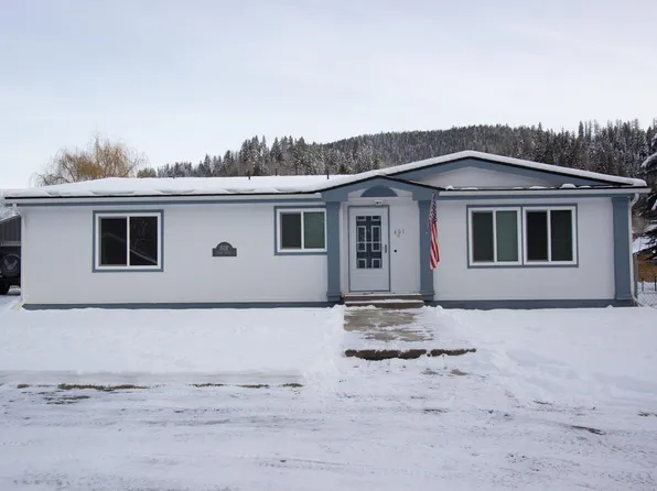 601 Park St, Metaline Falls, WA 99153