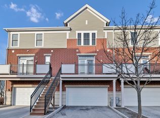 2110 S Crambourne Way, Arlington Heights, IL 60005