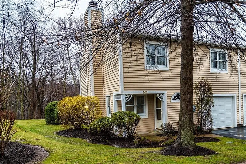 206 Carpenter Ln photo 1