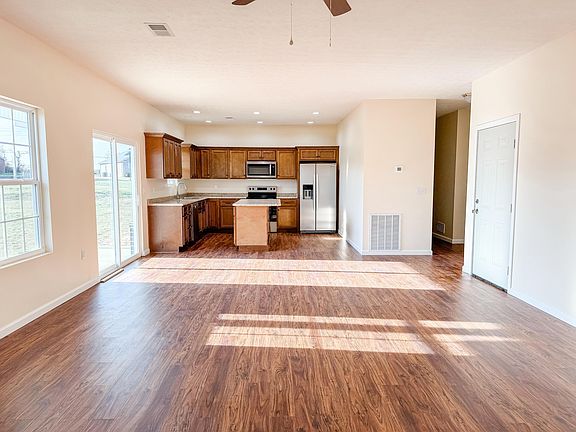 5th image of 553 Knoll Ln