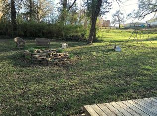420 1/2 S 5th St, Branson, MO 65616