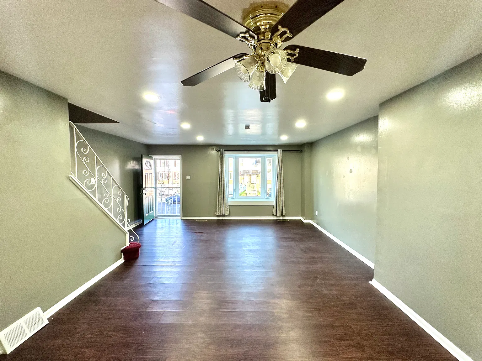 4 bed, 1260 sqft, $2,500 — Photo 2