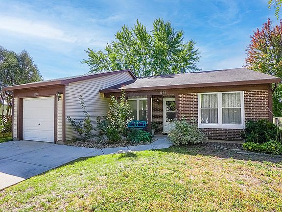 2nd image of 1046 Crestwood Ln